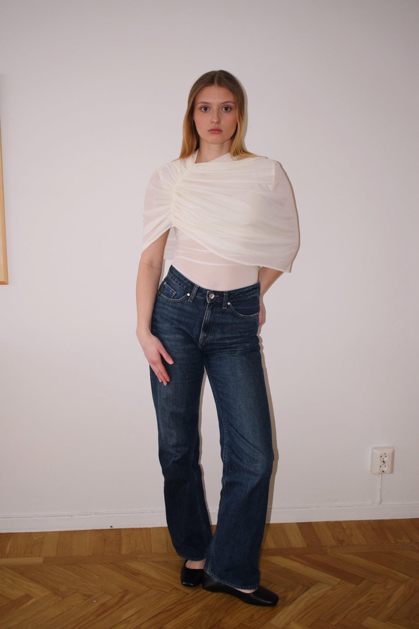 AVA TOP / OFF WHITE