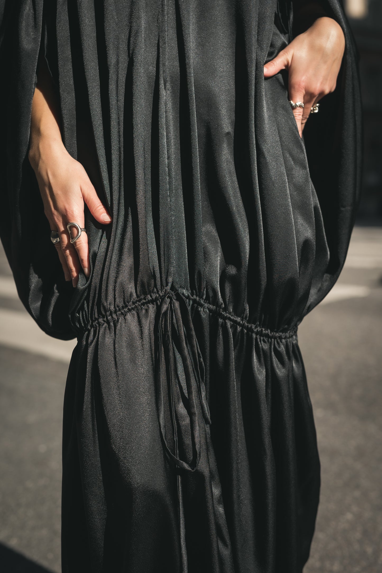 MALVA DRESS / SVART