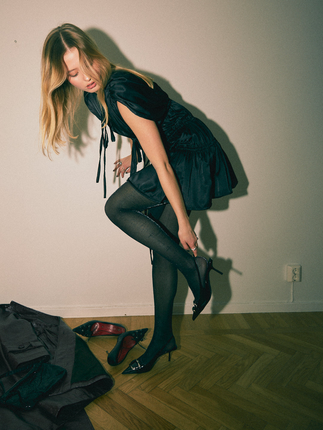 RUTH DRESS MINI / SVART