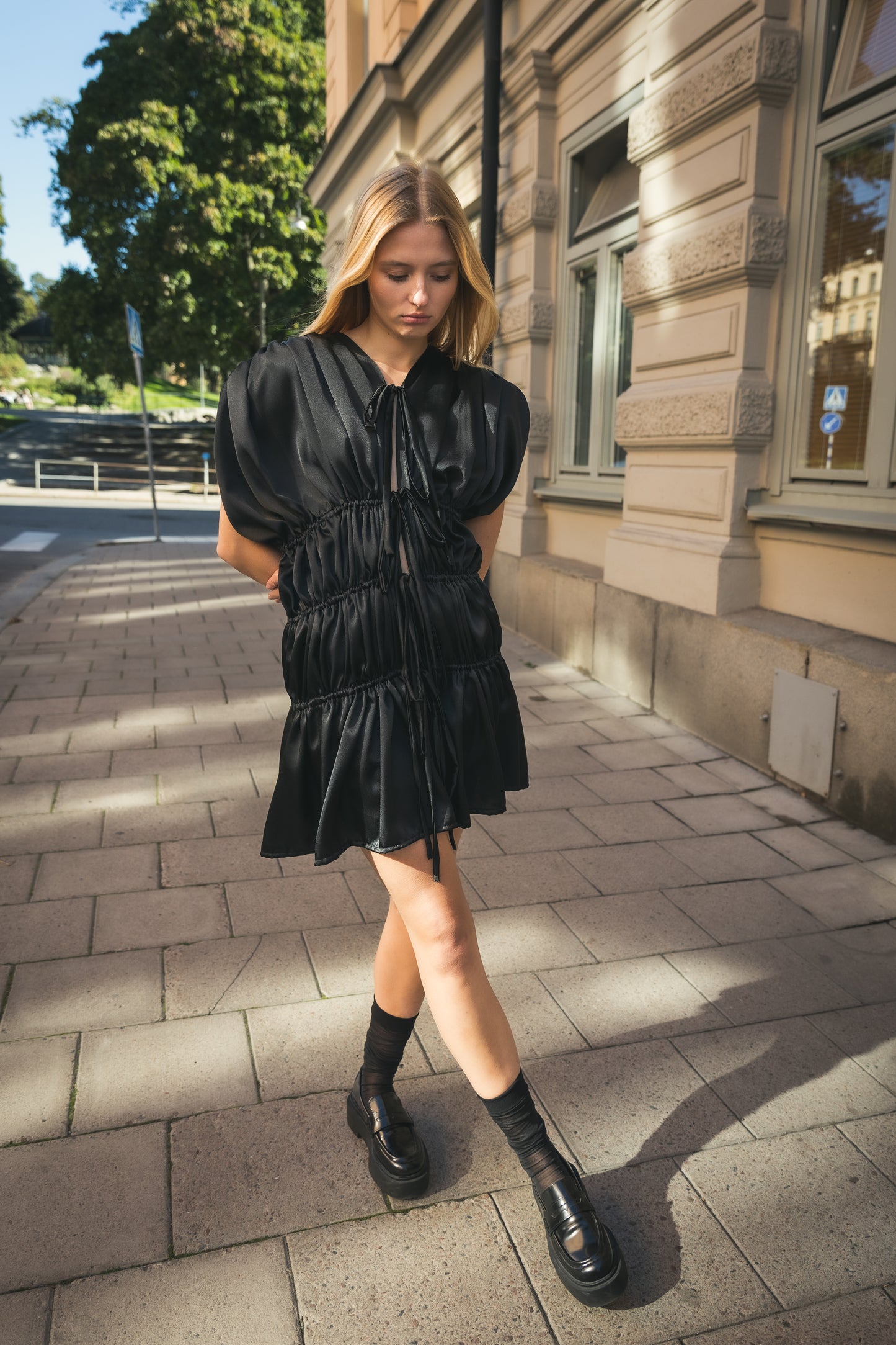 RUTH DRESS MINI / SVART
