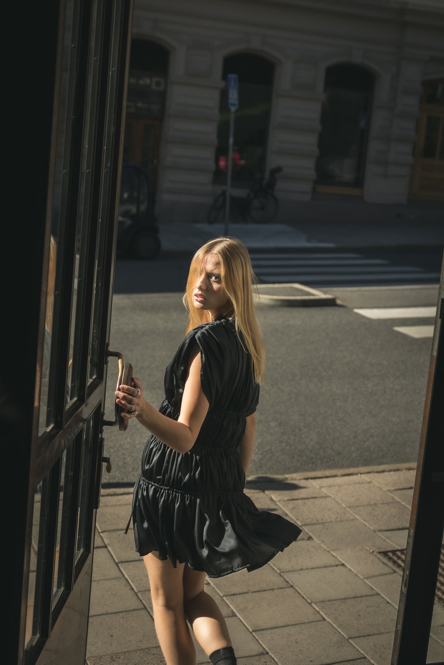 RUTH DRESS MINI / SVART