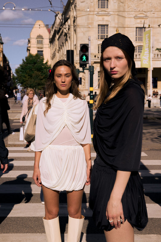 AVA TWISTED SKIRT MINI / OFF WHITE