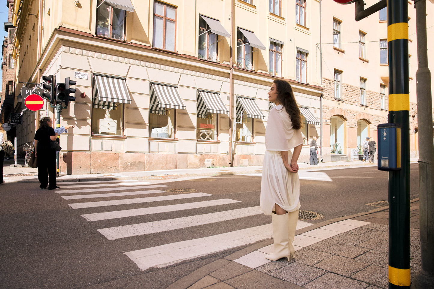 AVA TWISTED SKIRT / OFF WHITE